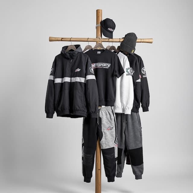 Casual & Merch
